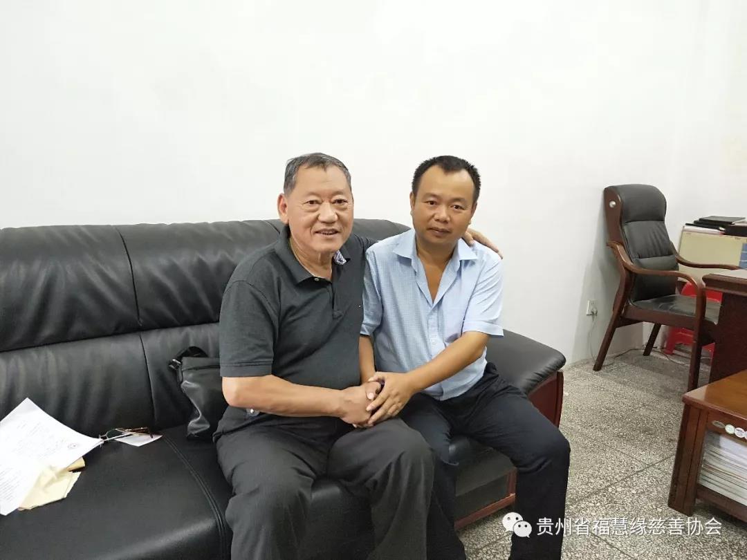 贵州省福慧缘慈善协会名誉会长毛承清到铜仁市教育部门调研